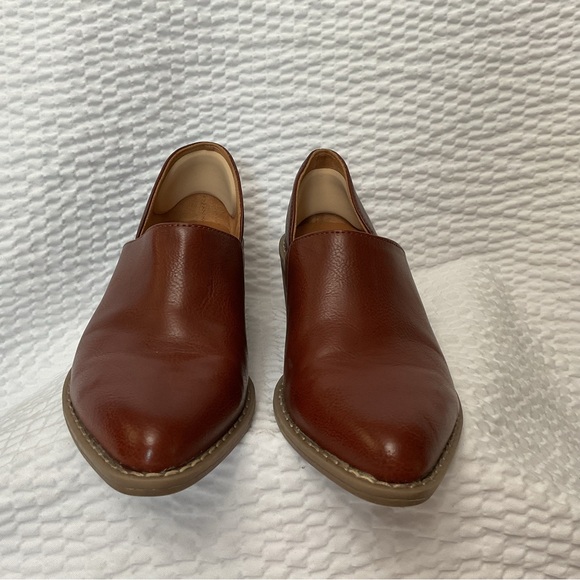 New Universal Thread Cognac Rylie Brown Ankle Heel Pointed Toe Shoes 6 1/2 - Picture 4 of 7